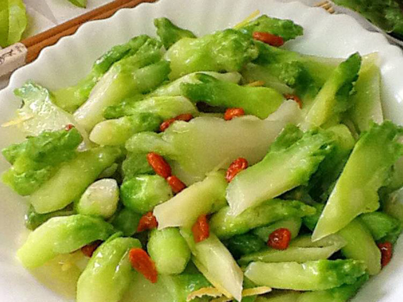 枸杞麻油娃娃菜
